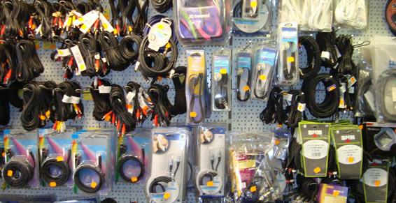 Bric Électronic AEC Audio Électronique. Câbles électriques.