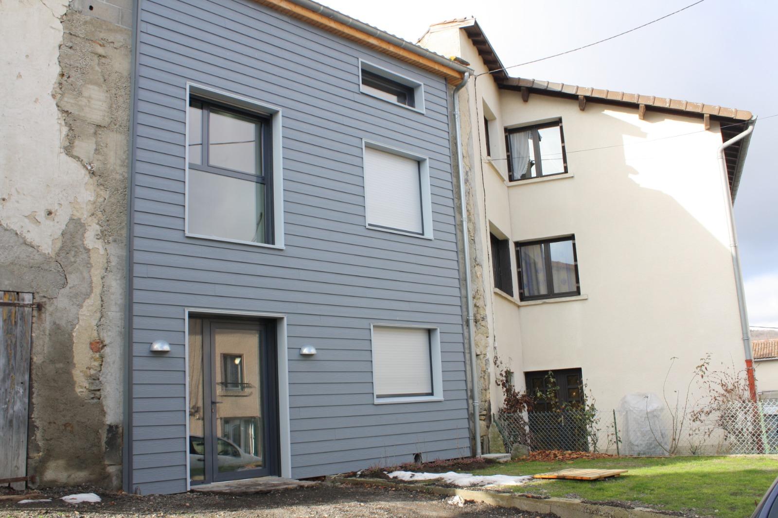 maison avec façade grise