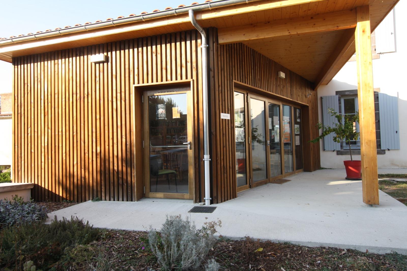 bardage en bois clair