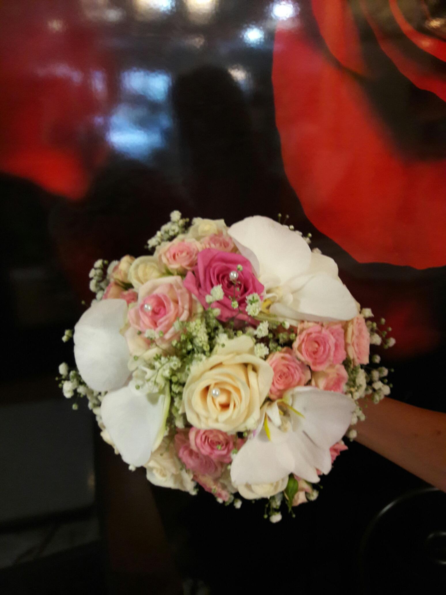 Bouquet rond avec roses
