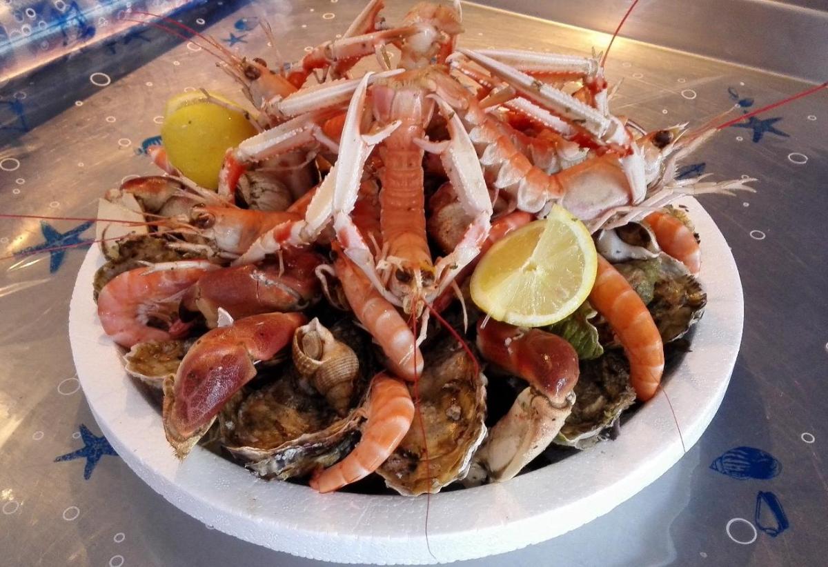 Poissonnerie Le Loup Le Homard Et La Crevette