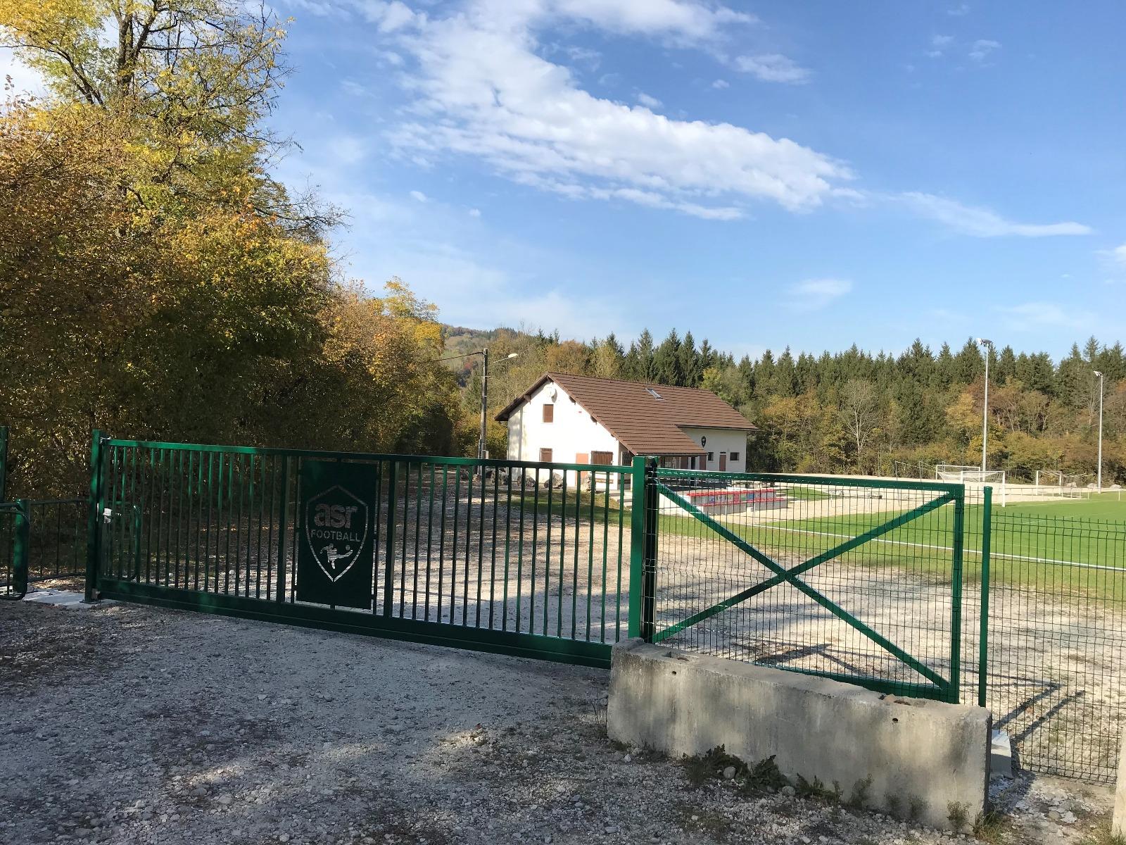 Portail métallique pour collectivités