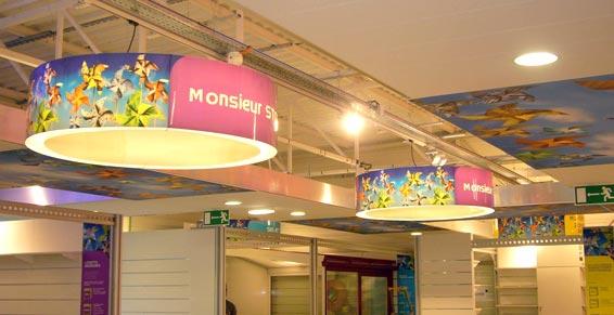 Agencement. Realisation Moulage Plastique Français