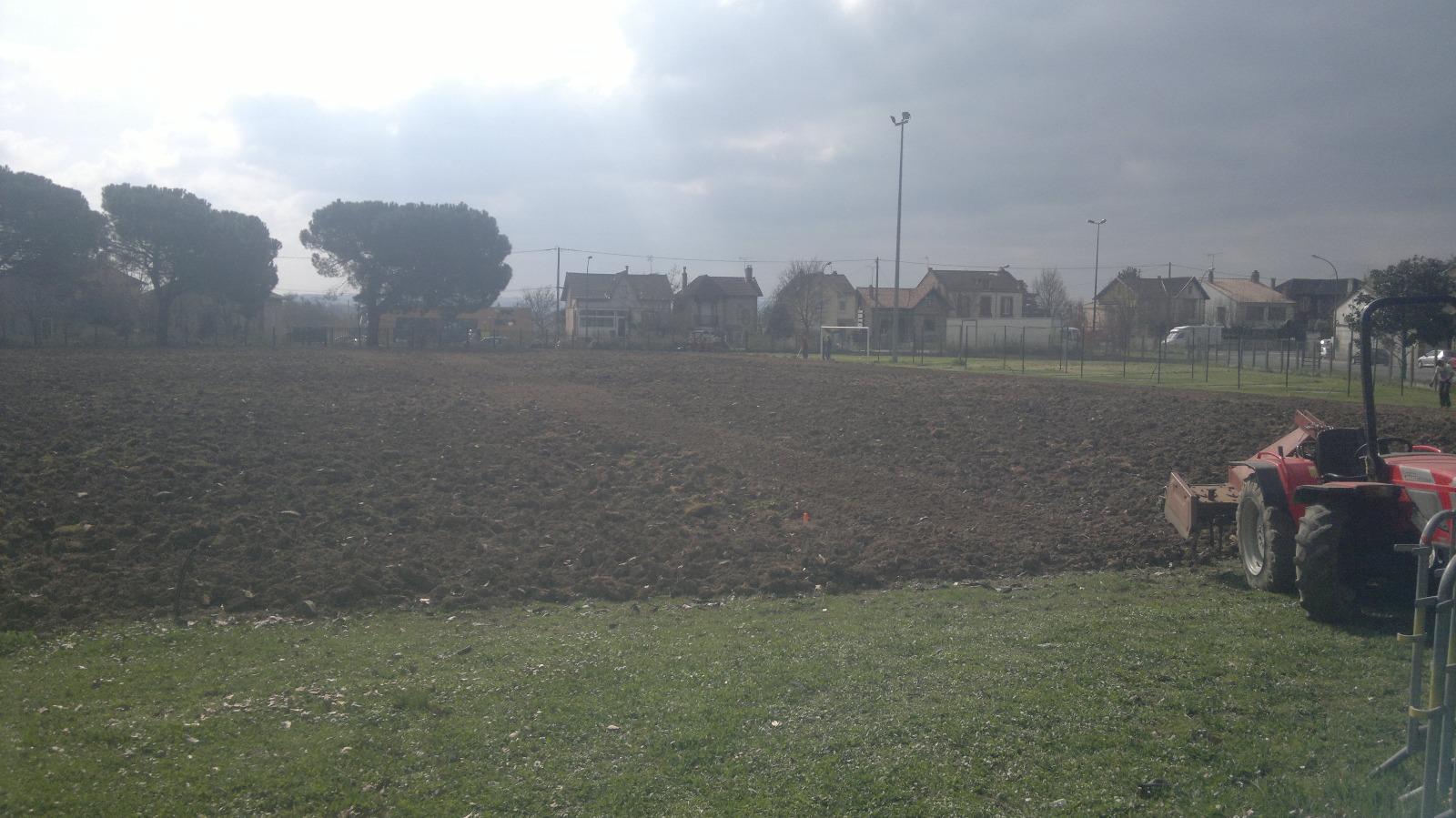 réalisation de la pelouse d'un stade a gaillac
