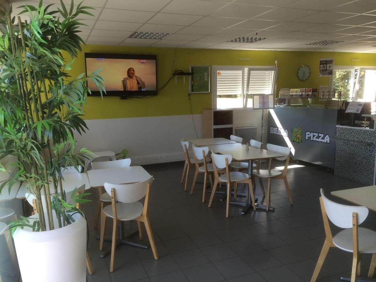 Salle de la pizzeria Bella Pizza
