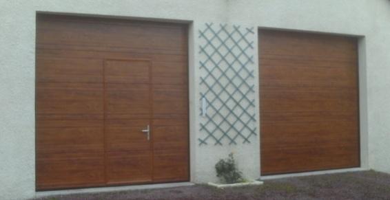 Porte de garage avec porte en bois