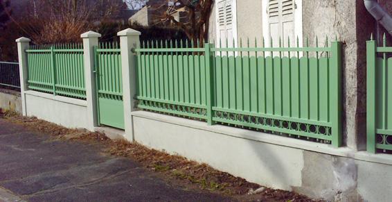 Portillon et clôture alu verts