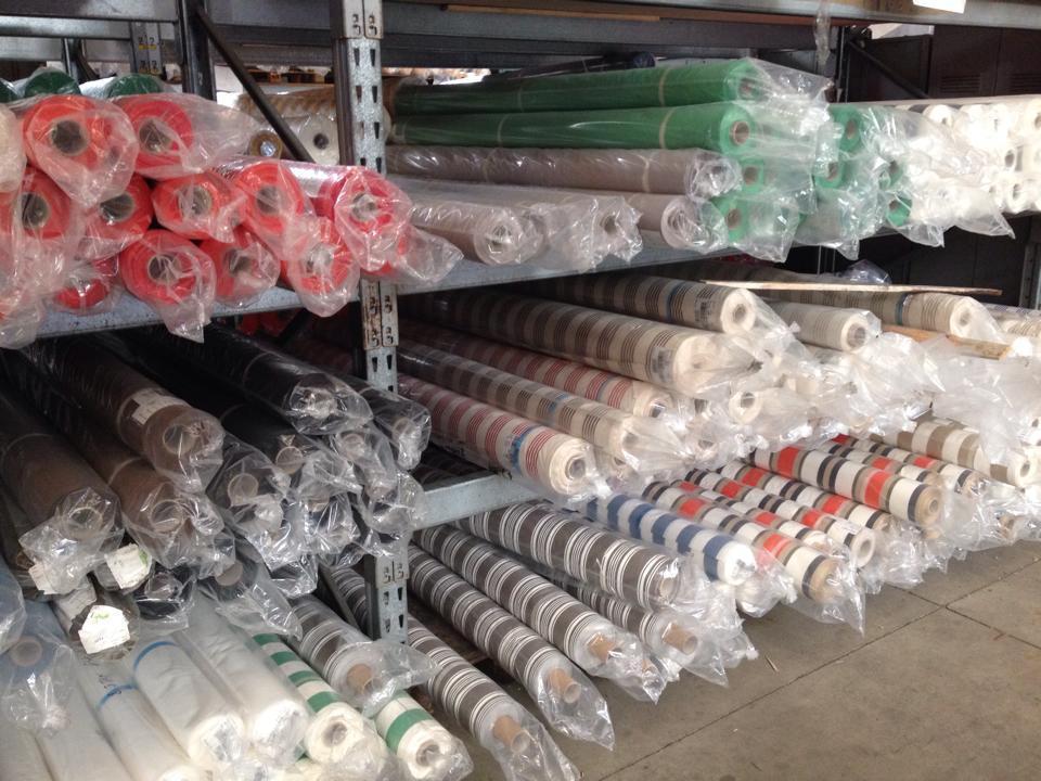 Stocks de rouleaux de tissus