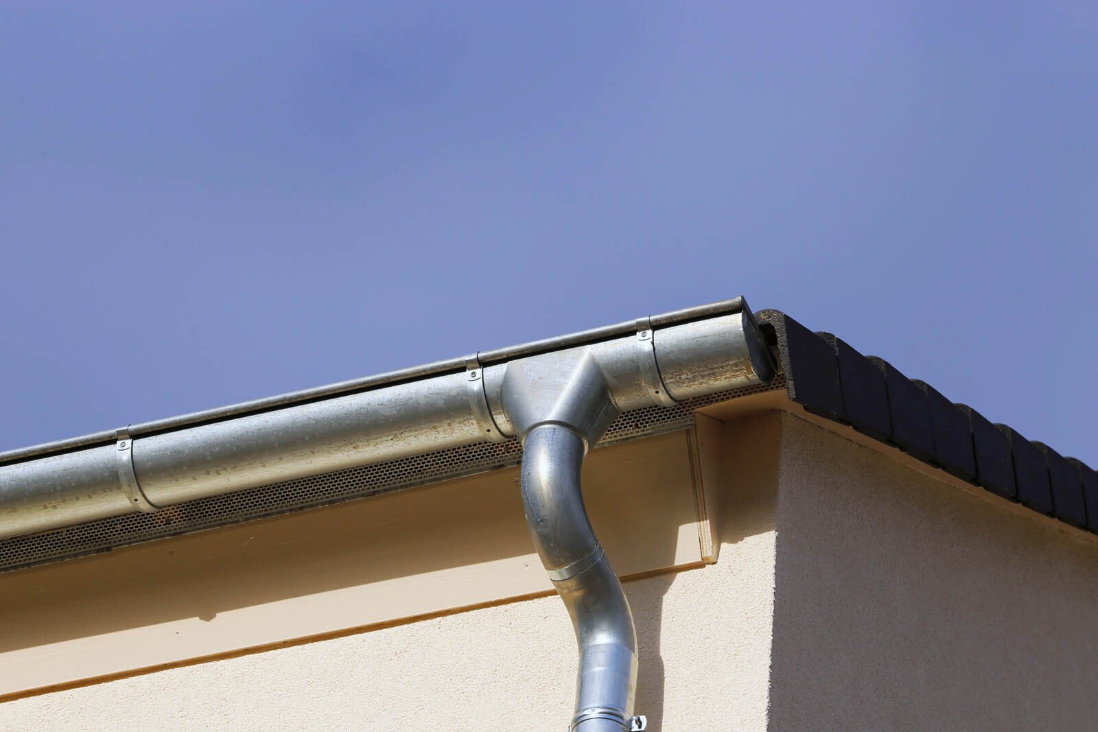 Pose de gouttière en PVC, en alu ou en Zinc à Rouen — free download