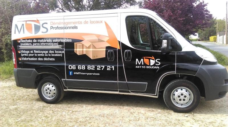 S.D.I. Sérigraphie Décalcomanie Industrielle  Zone Industrielle Val de Chère, 44110 Châteaubriant