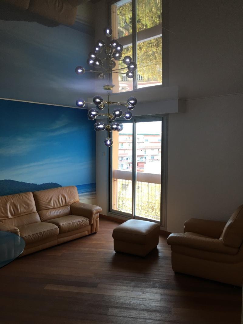 Pose d'un panoramique mural et plafond tendu laqué blanc