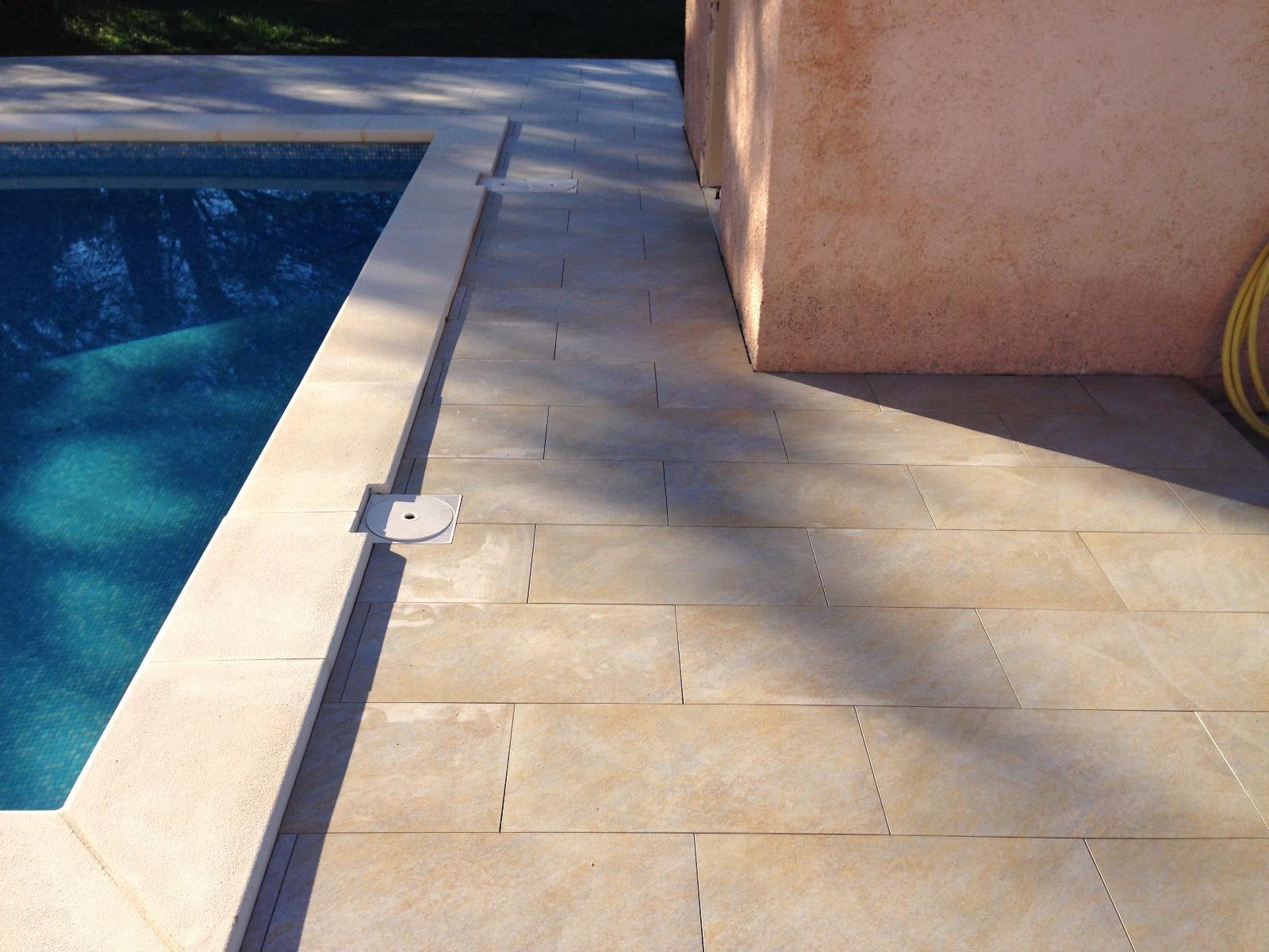 Plage de piscine Garéo