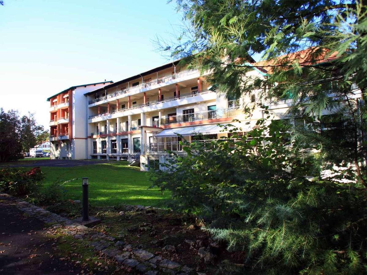 Le Centre Grancher Cyrano et son parc, à deux pas du centre ville de Cambo