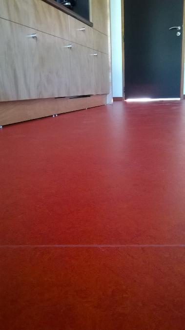 Julien Guerrinha, pose de sols PVC soudures à chaud