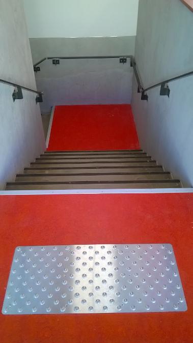 Julien Guerrinha, pose de bandes podotactils