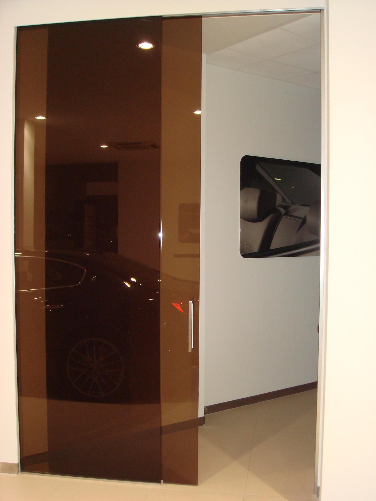 Porte coulissante Masérati par Aluver en Ile-de-France