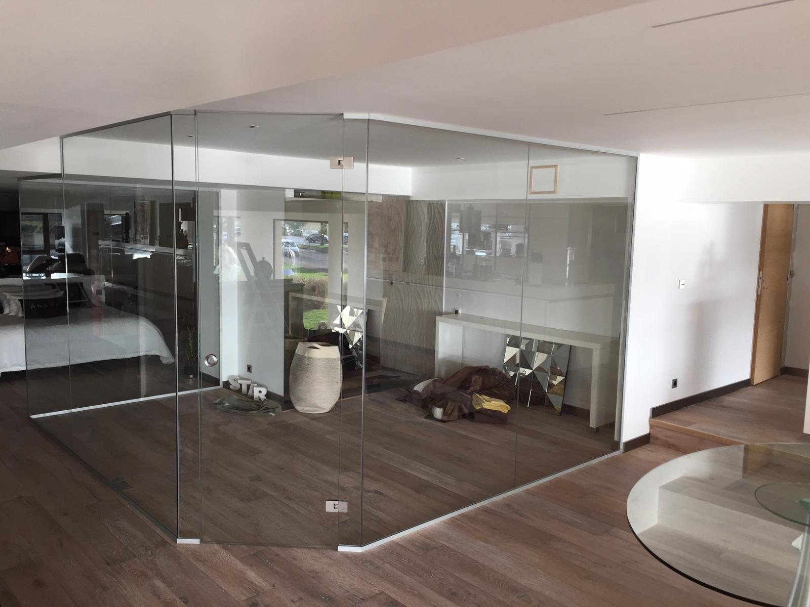 Cloison vitrée bords à bords à Deauville