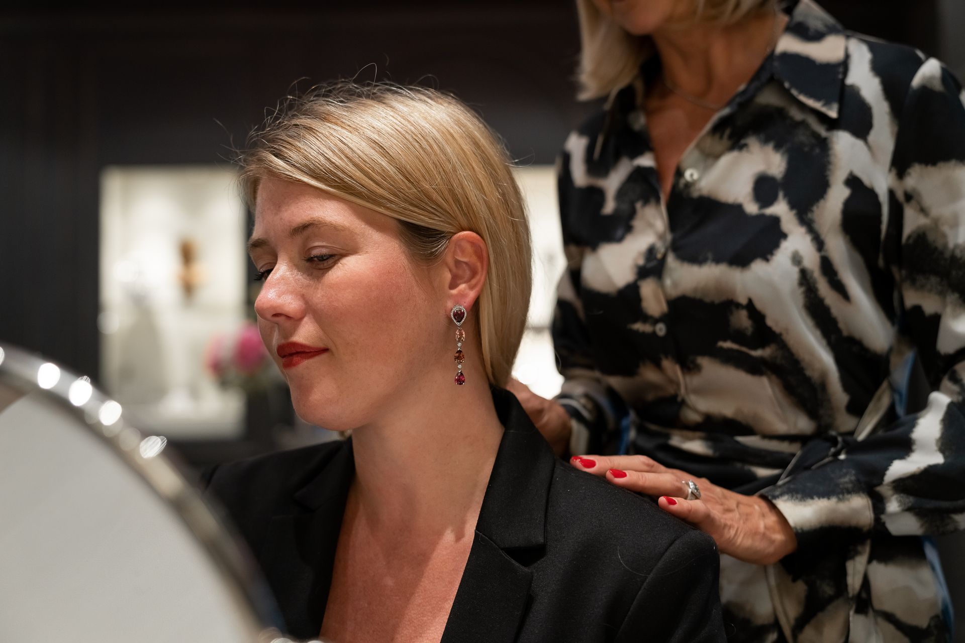 Collier en or avec grande pierre taillée