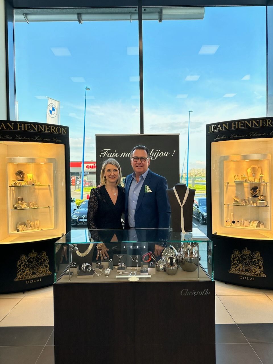 Deux professionnels joailliers vous accueillent en boutique