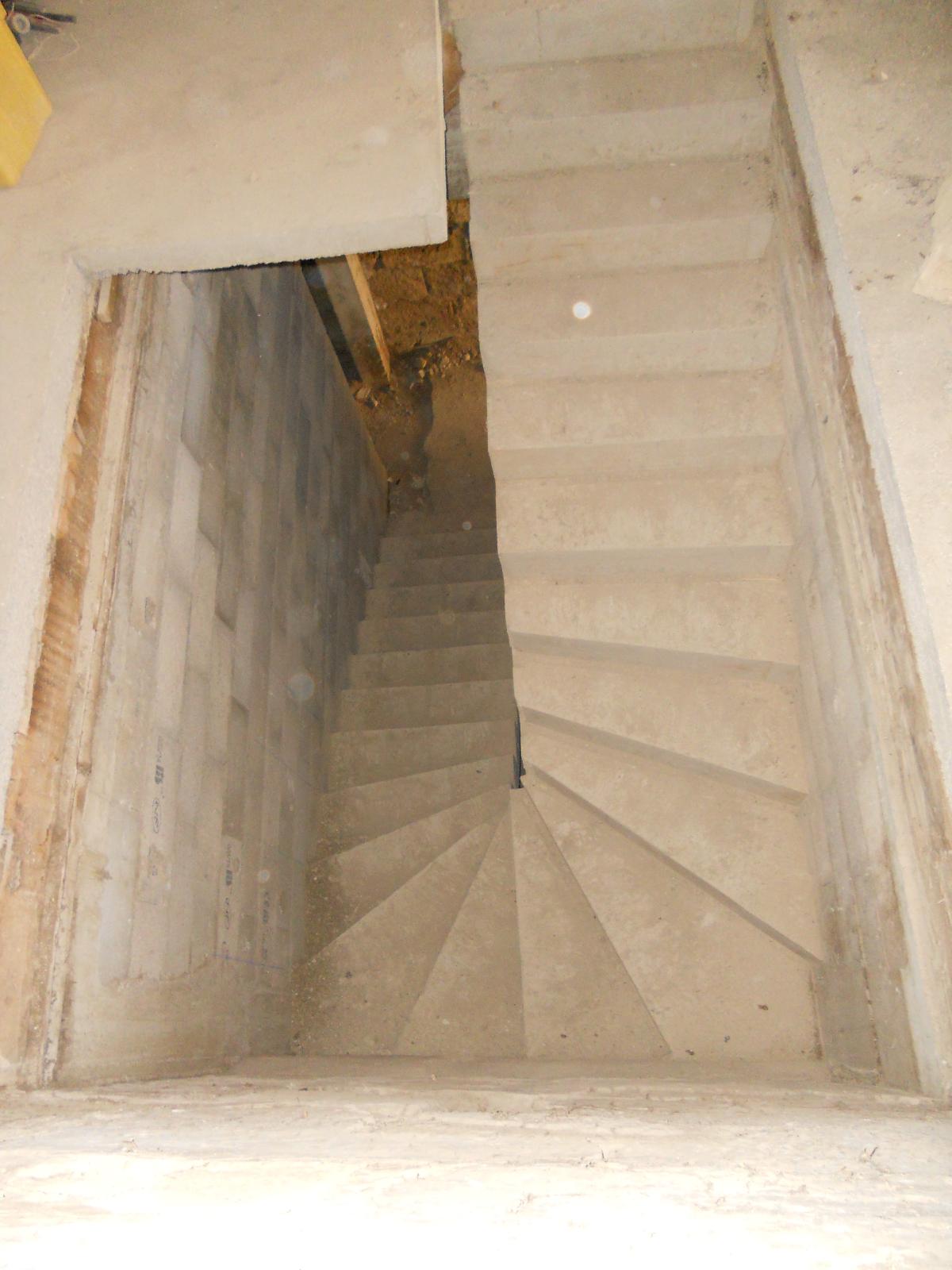 Escalier balancé en béton