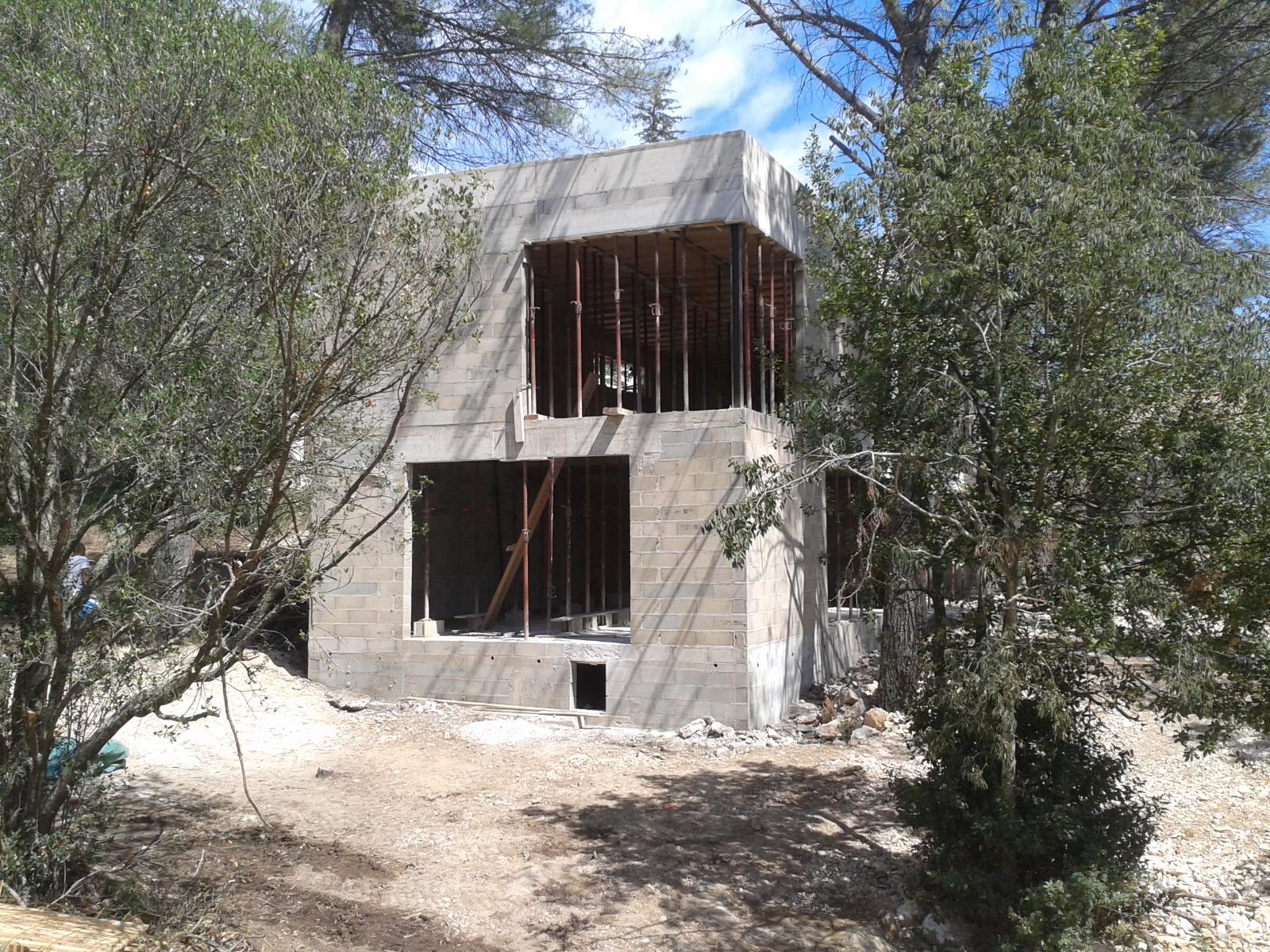 Villa moderne R+1 en bloc de béton