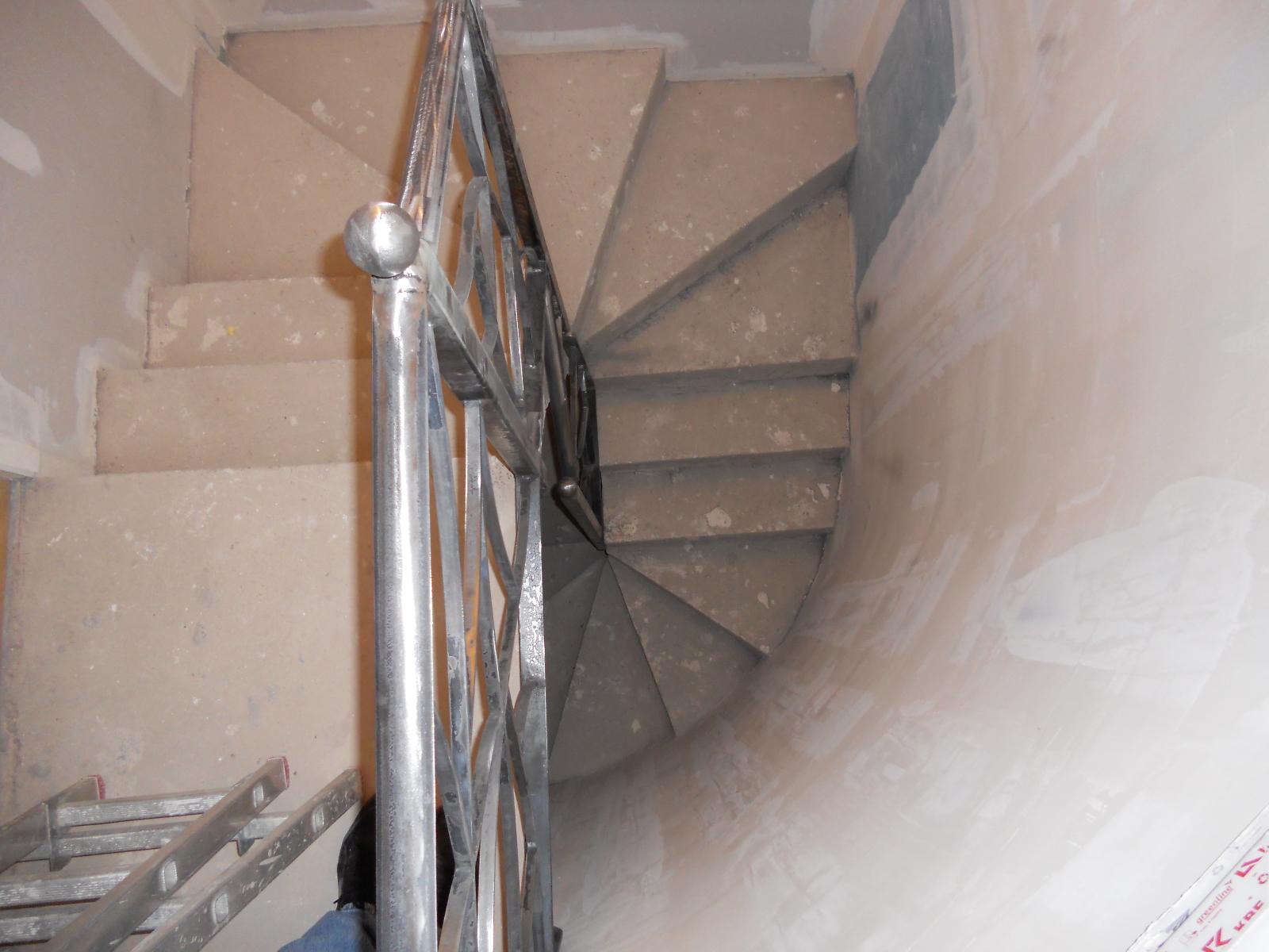 Escalier rayonnant en béton