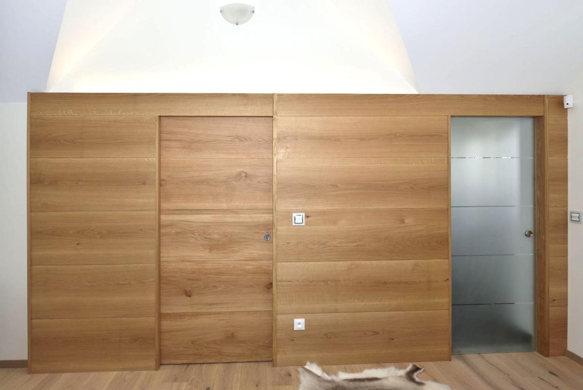 Boiserie + porte Chêne massif