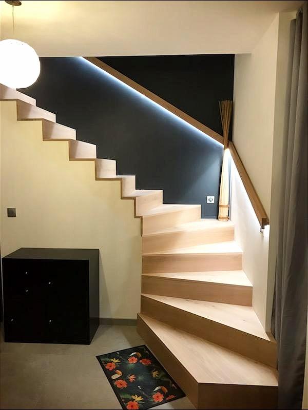 Habillage d'escalier en parquet stratifié