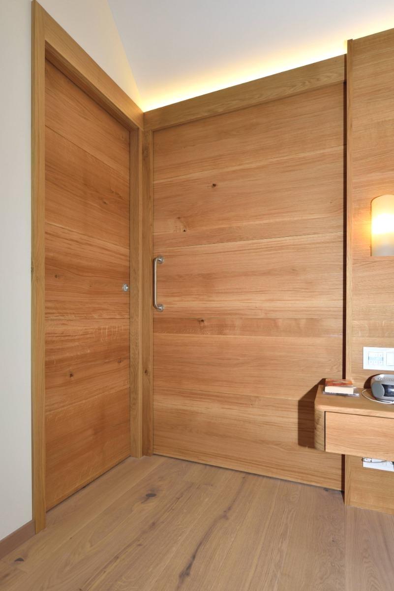 Porte en frene massif