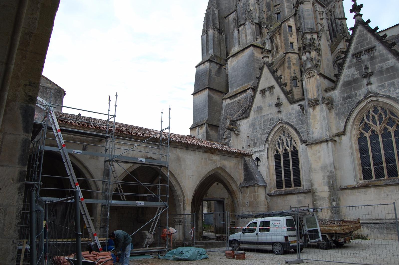 Cathédrale Saint-Pierre de Saintes - le Cloître