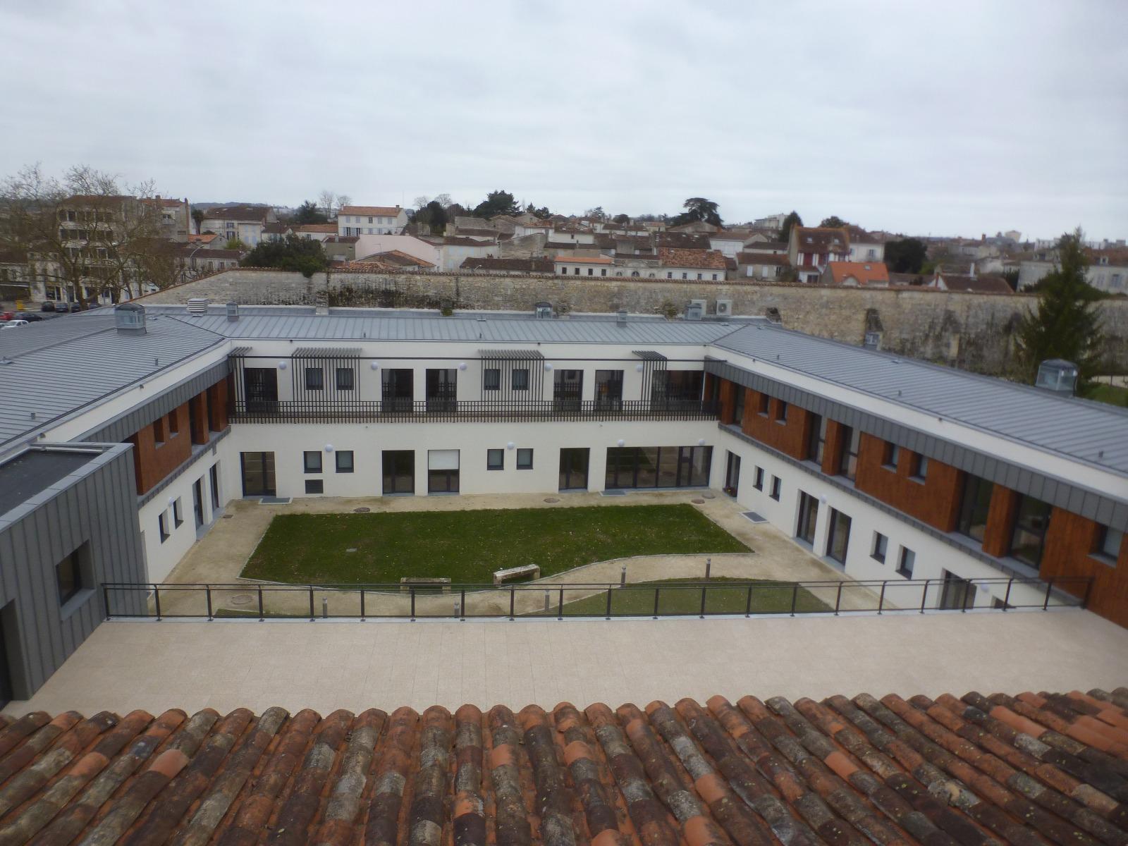 Ehpad de la Providence Saintes -Couverture joint debout  zinc Anthra /