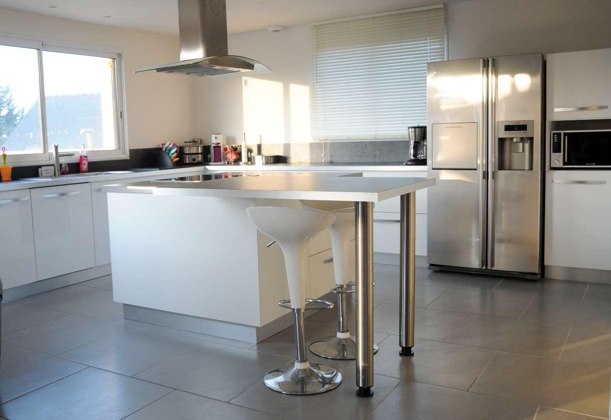 Cuisine - Porte laquées - Plan de travail en stratifié - Paimpol