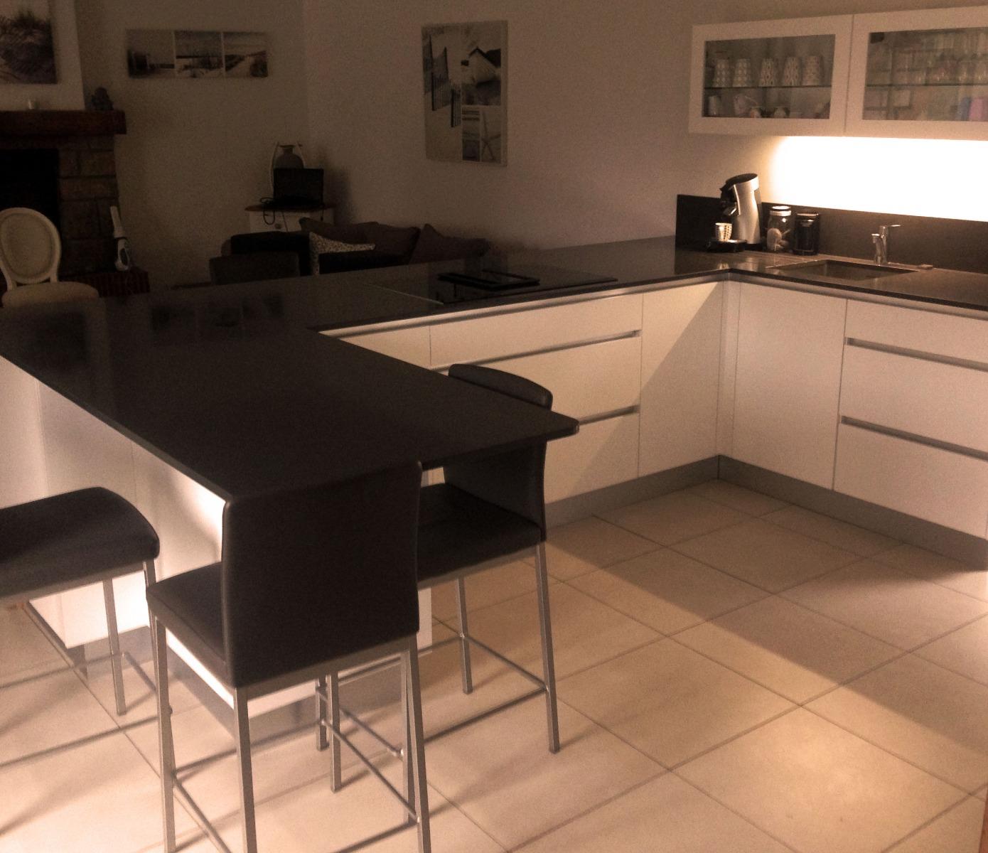 Plan de travail en pierre reconstituée - Tréguier