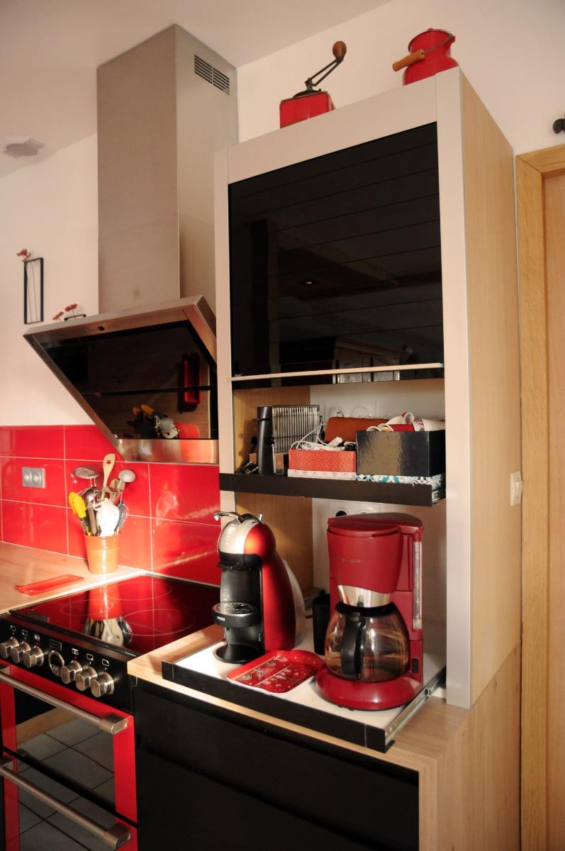 Rideau en verre noir - étagères sur coulisses - Lézardrieux