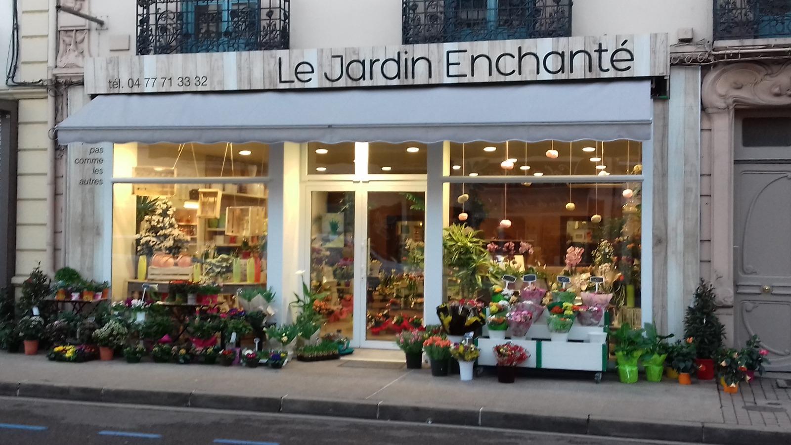 réalisation d une vitrine + porte technique commerce