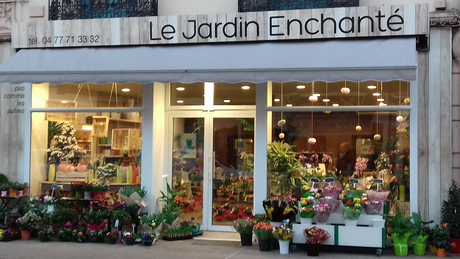 réalisation d une vitrine + porte technique commerce