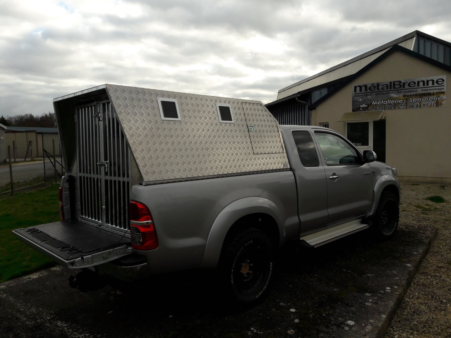 CAISSE À CHIENS POUR 4X4