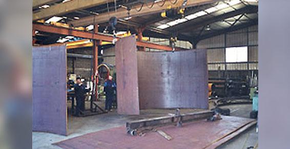 Entreprise Riou  - Travailler avec des plaques de métal