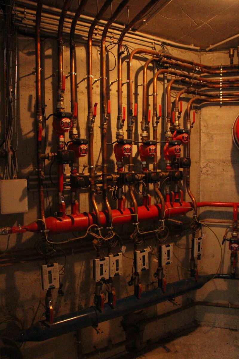 Chaufferie bois déchiquetés 6 zones de chauffage + ballon ecs 500 litres