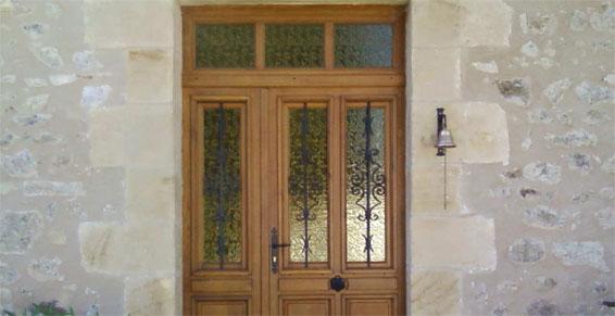 Porte d'entrée en bois - Menuiserie bois patrimoine
