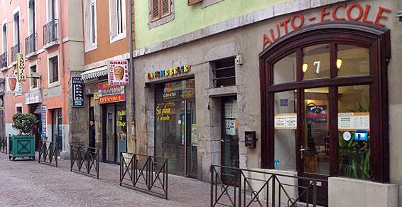 Local côté Curial - Auto-école C'PERMIS Chambéry