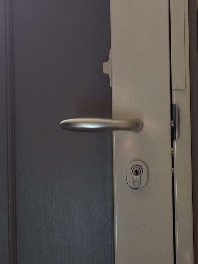 Serrure de haute sécurité 6 points carénée