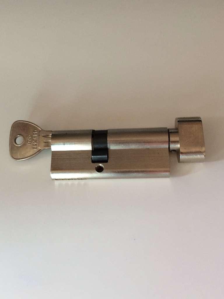 Cylindre européen de sûreté  à bouton