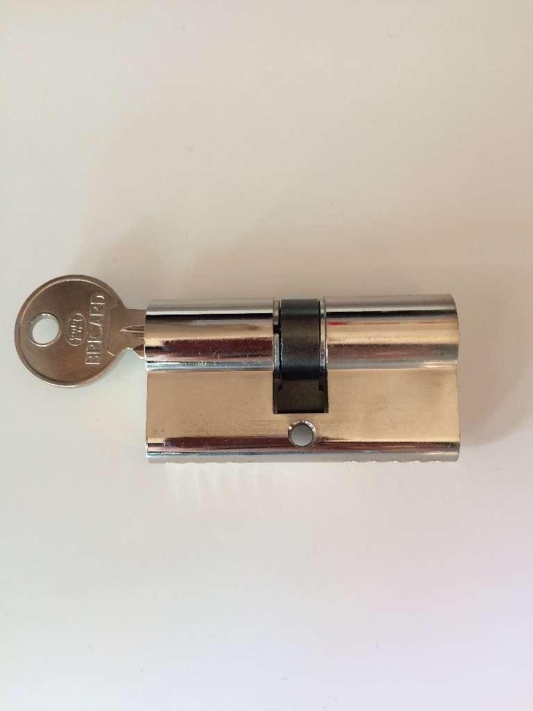 Cylindre européen de sûreté à 2 entrées