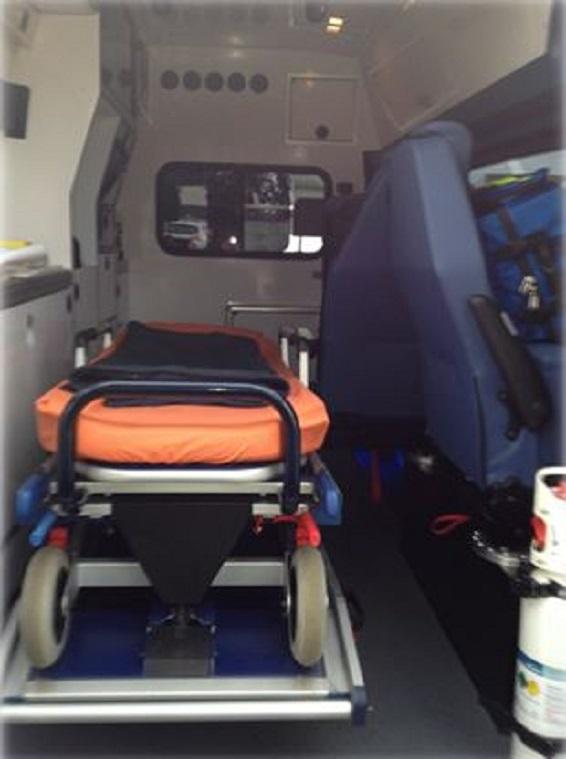 Transports allongés par Ambulances Gaillonnaises à Gaillon (27).JPG