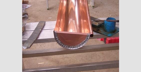 ART PEREIRA: Pose de gouttières en cuivre