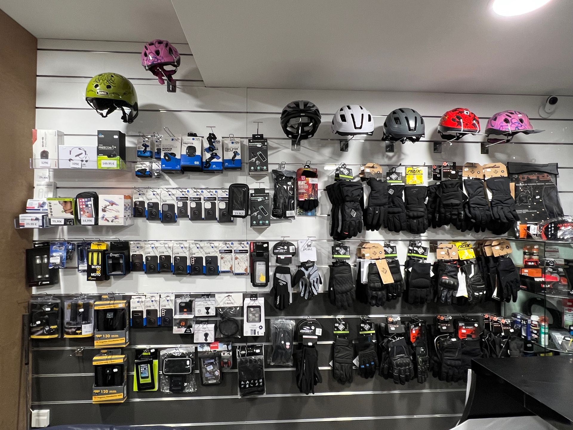 Découvrez nos accessoires moto et scooter MS 2ROUES à Romainville