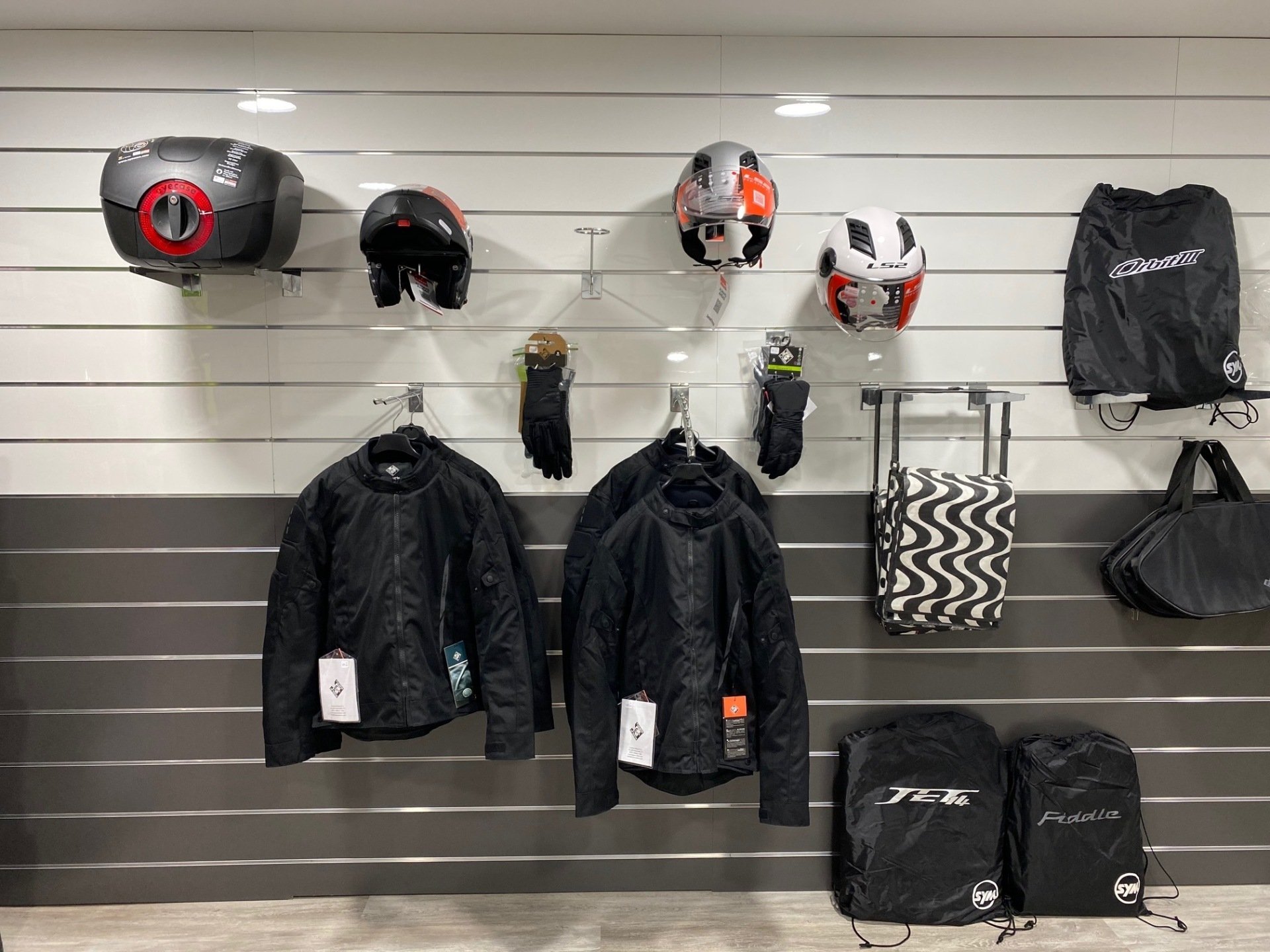 Découvrez nos accessoires moto et scooter MS 2ROUES à Romainville