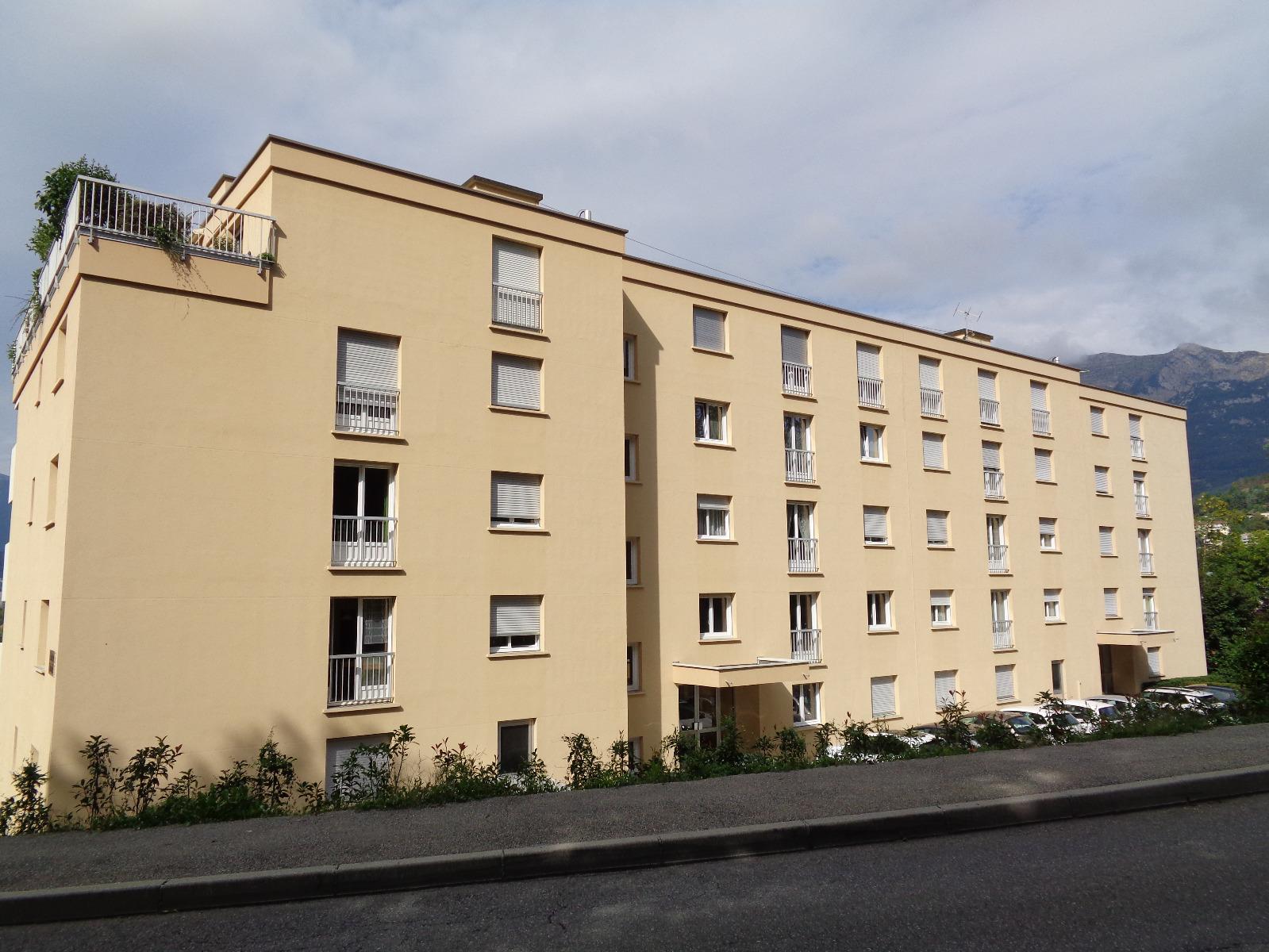 Ravalement de la façade de la résidence Le Parc du Château II GAP 05‍‍