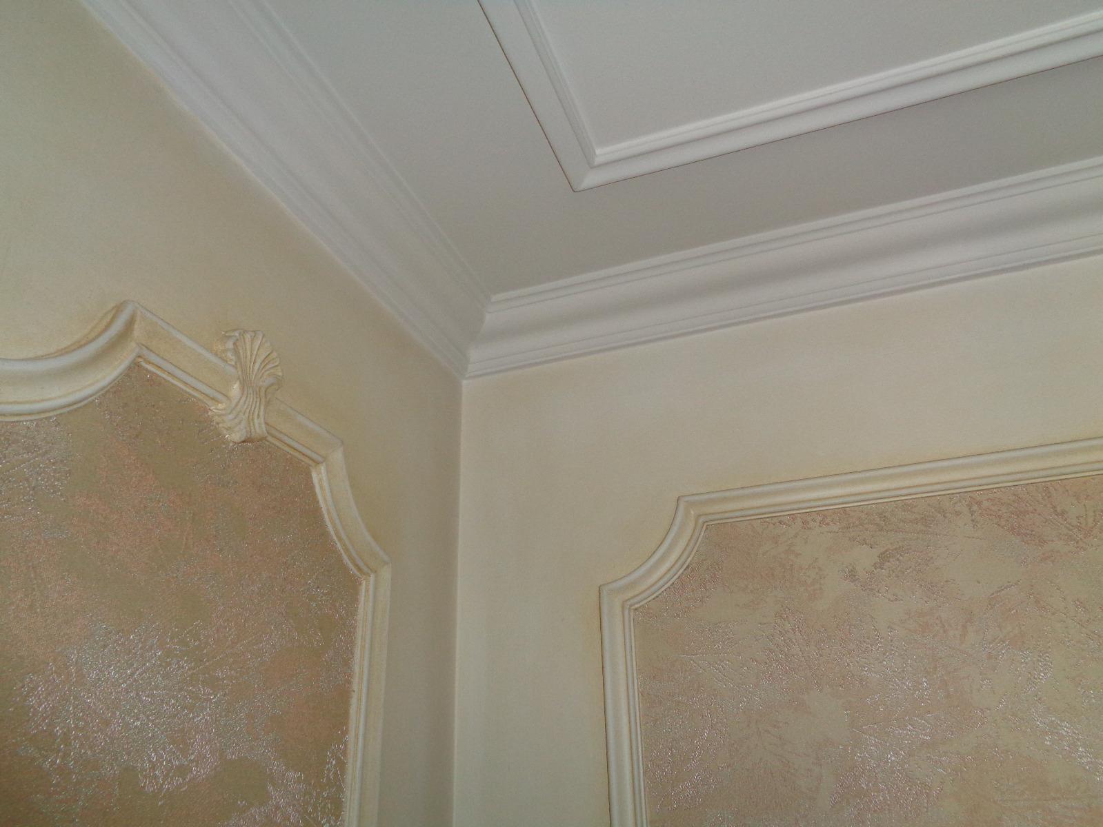 Pose de corniche et de baguette décorative